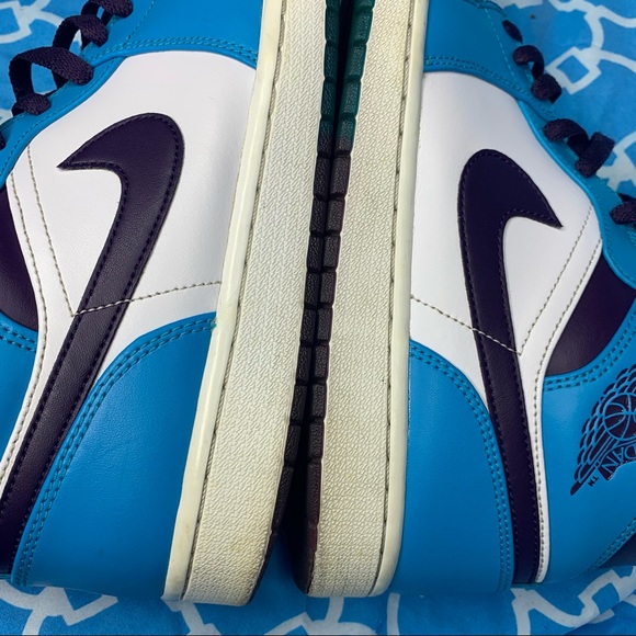 Nike Air Jordan 1 Mid Men’s size 11 Hornets Retro OG UNC blue purple white rare main image 12